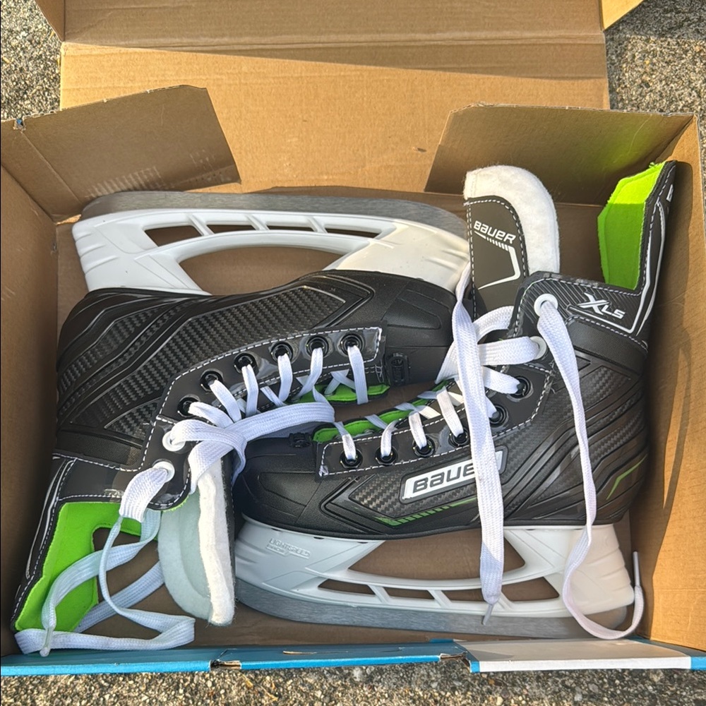 Bauer Kids Size 2 Skates